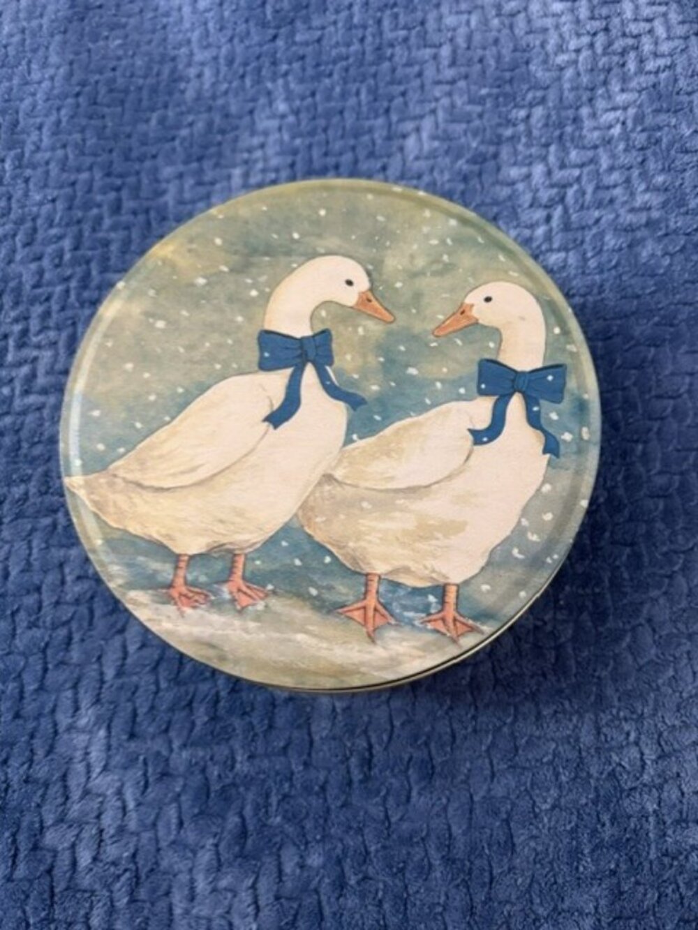 VTG 1980s Country Geese Blue Ribbon Bow Round Tin Cottagecore Farmhouse Décor